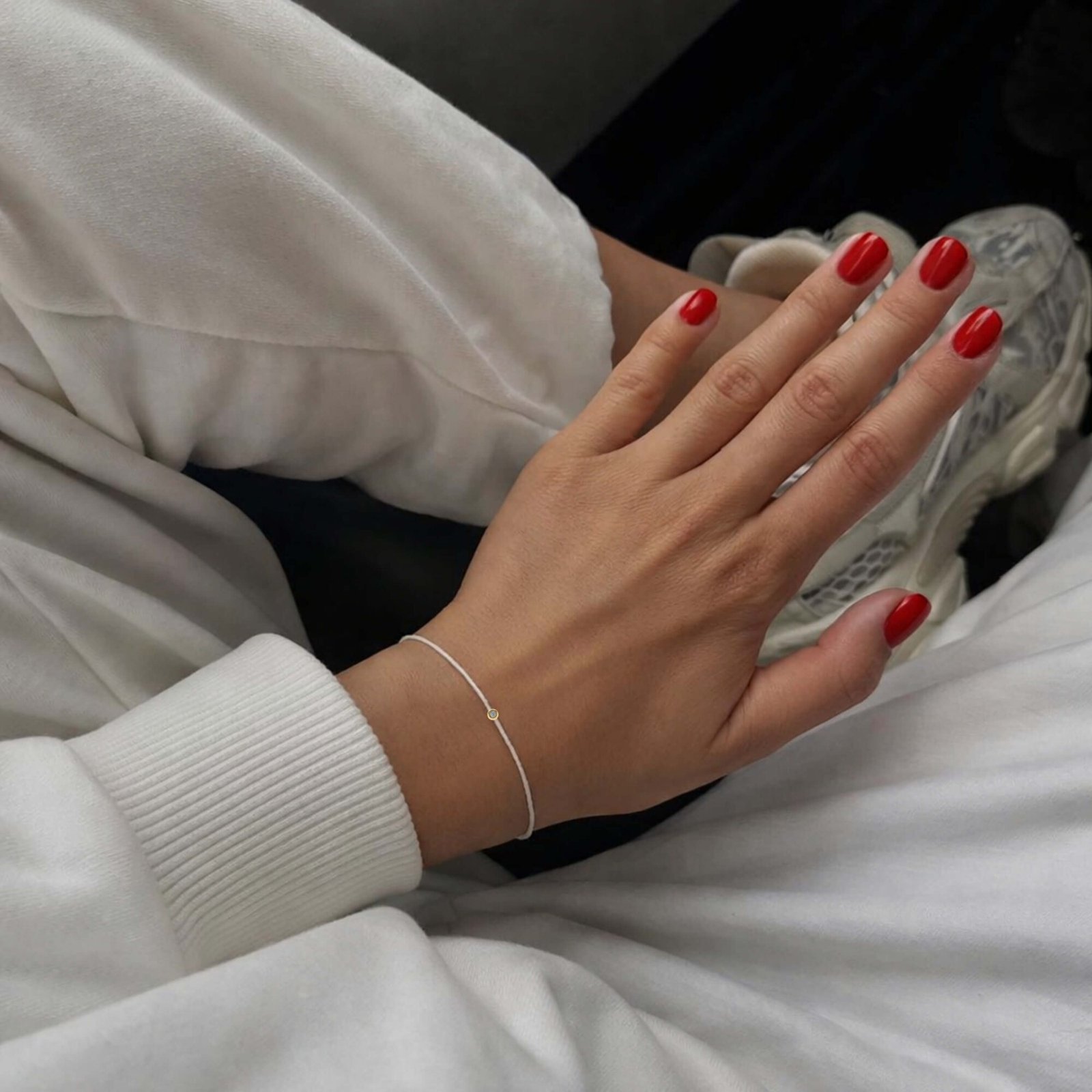 Браслет-струна с белыми бриллиантами