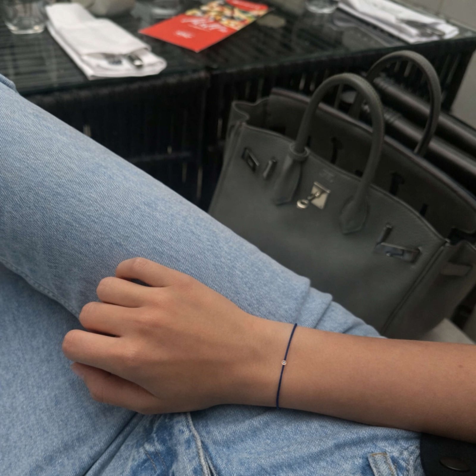 Bracciale con fili di diamanti blu