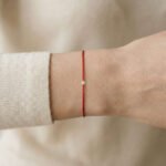 Rotes Diamant-Fadenarmband