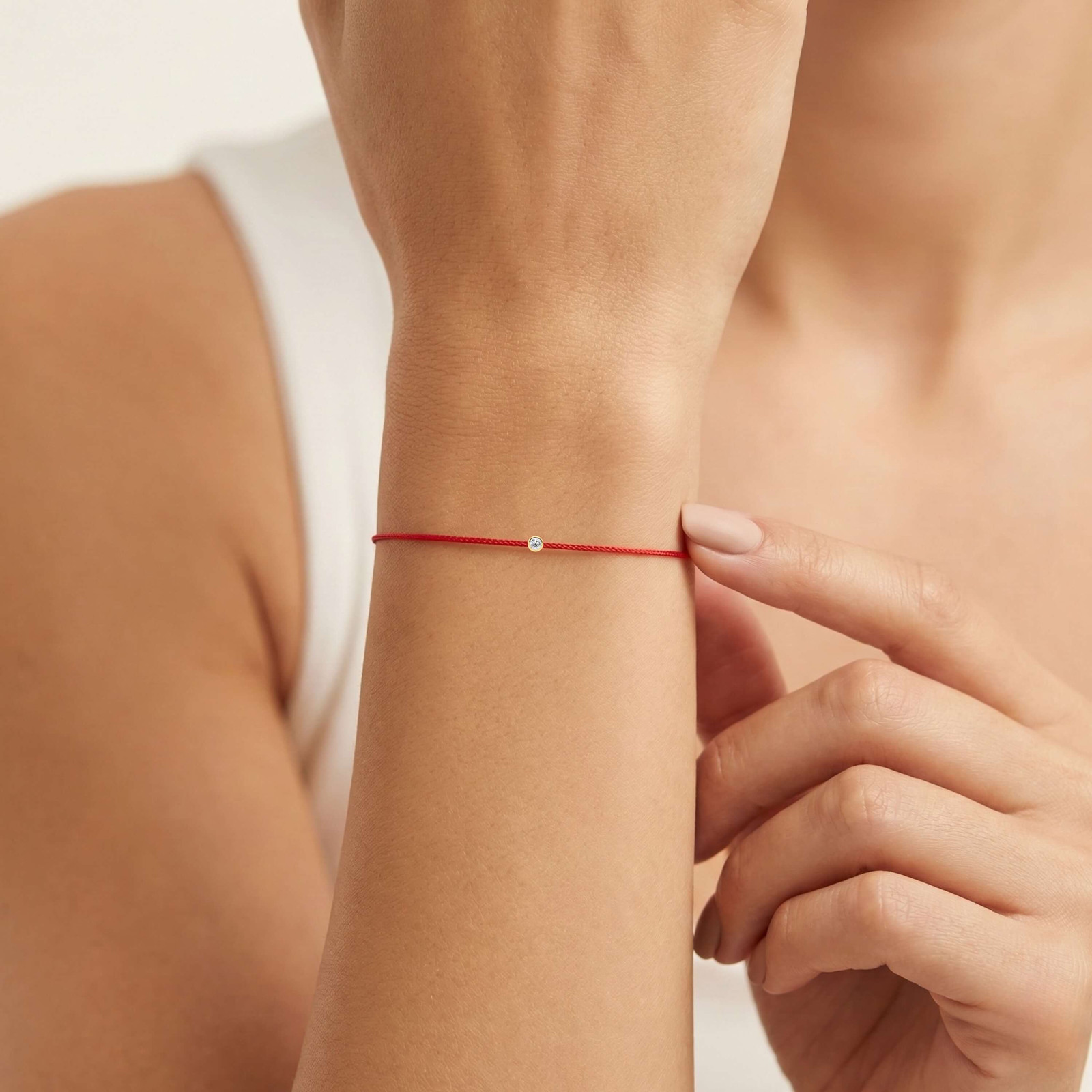 Rotes Diamant-Fadenarmband