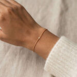 Sandfarbenes Diamant-Fadenarmband