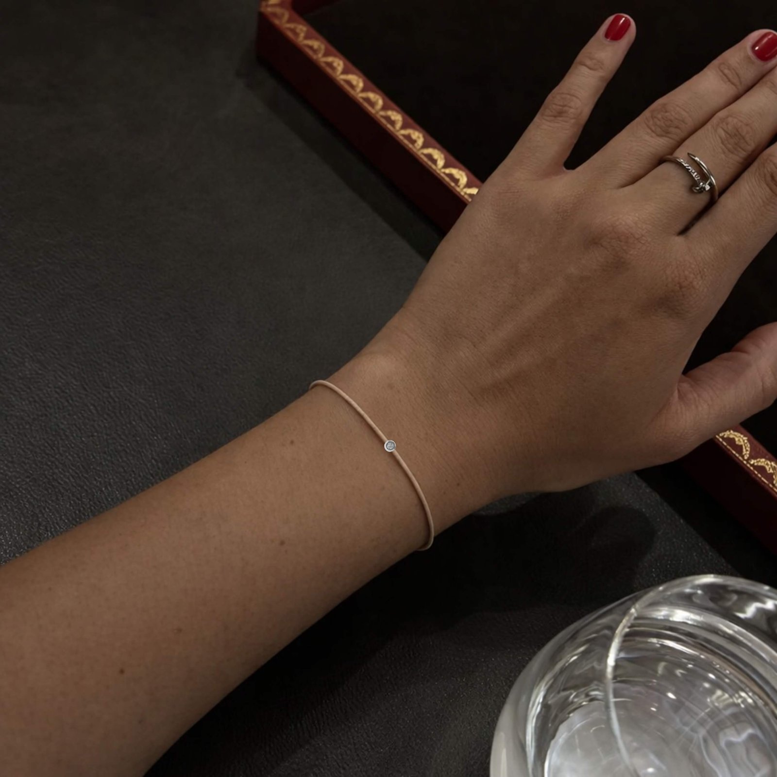 Bracciale con fili di diamanti di sabbia