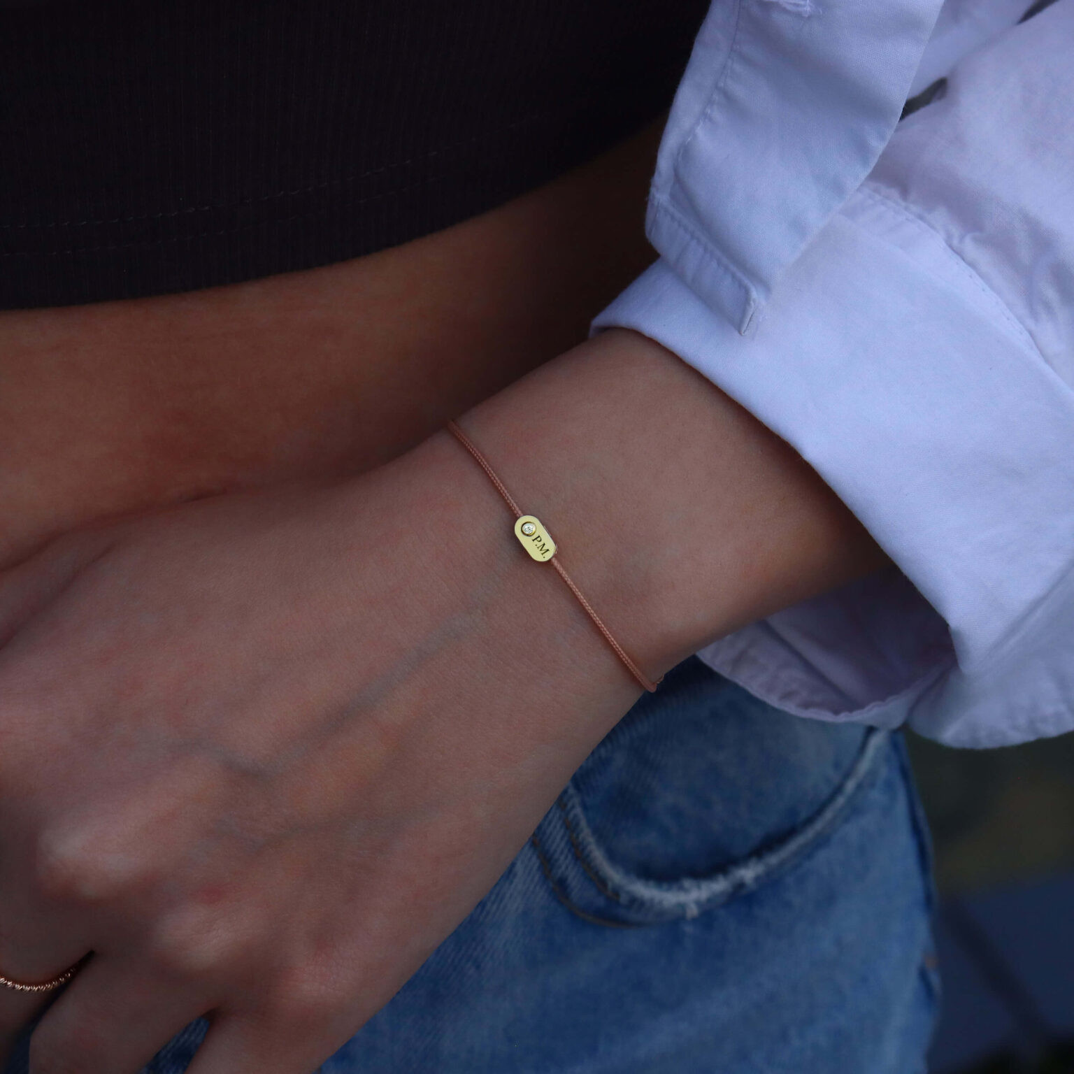 "Plate" Diamond Red String Bracelet