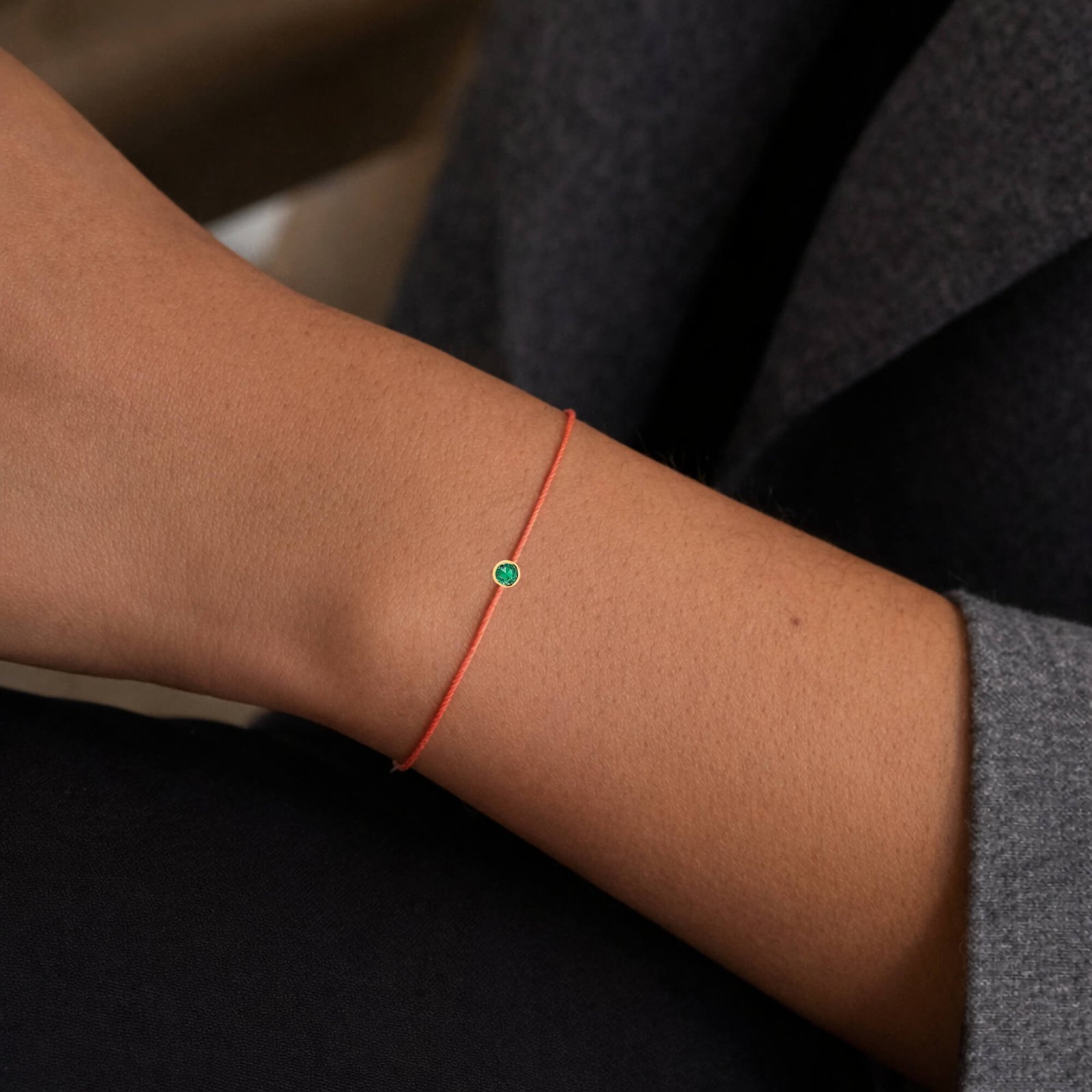 Bracciale a fili di smeraldo salmone