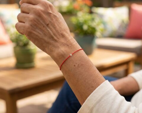 The Diamond String Bracelet