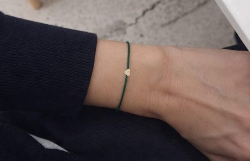 Pavé Heart Green Diamond String Bracelet (1)